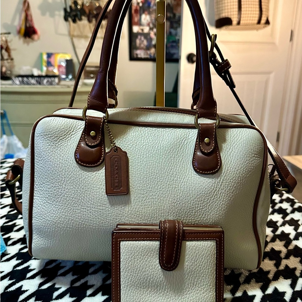 VTG Coach Sheridan Collection Wilmington satchel and kiss lock wallet set